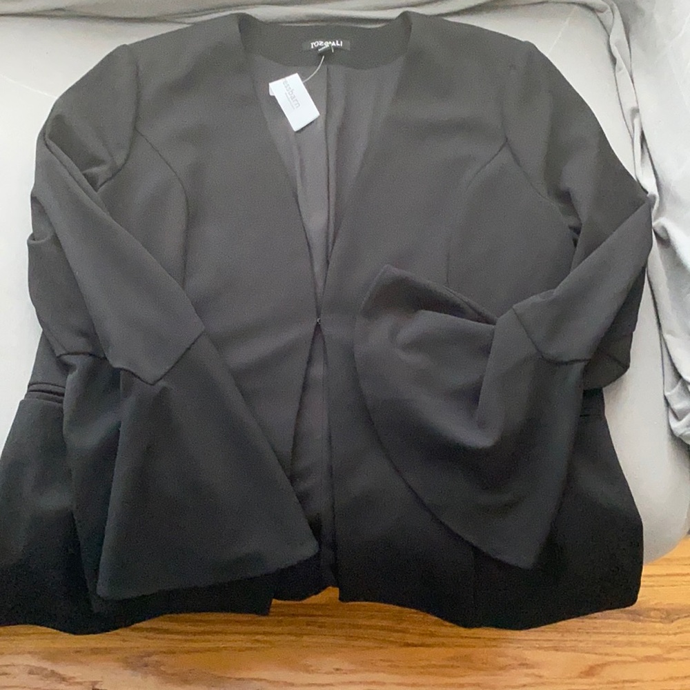 NWT Roz & Ali black blazer bell shape sleeves size XL
